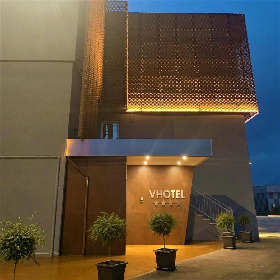 V Hotel Ancona Bagian luar foto