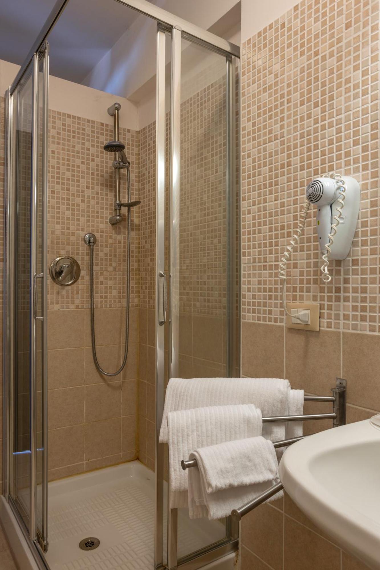V Hotel Ancona Ruang foto